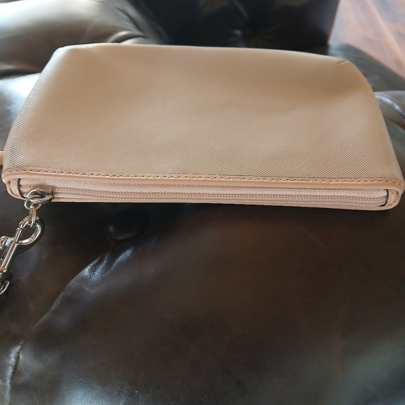 NWT COACH HORSE AND CARRIAGE MEDIUM WRISTLET